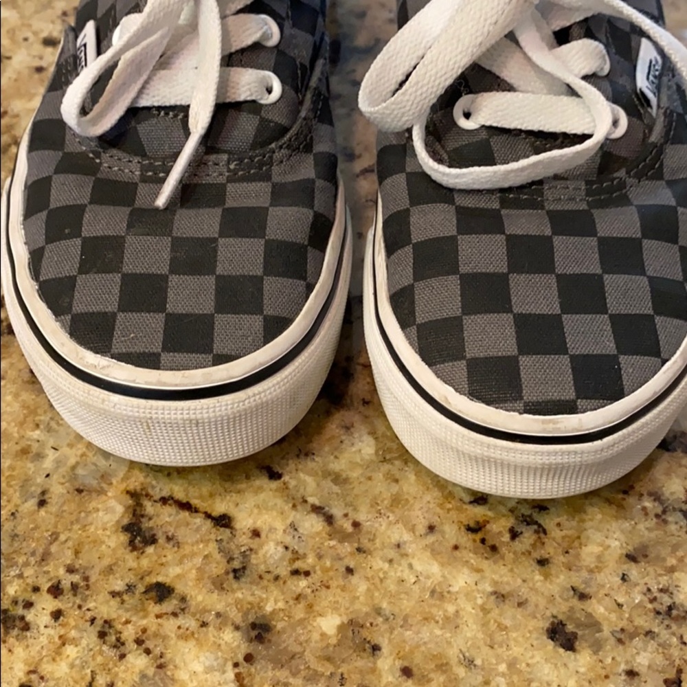 Vans - Picture 2 of 5